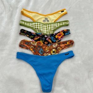 PINK Victoria’s Secret Thong/String bundle size M